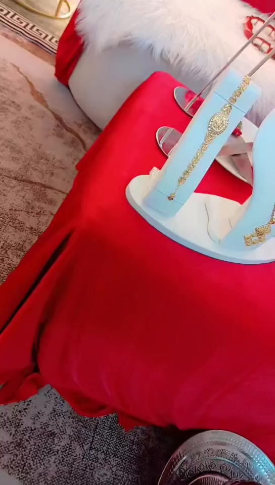 عرض كوشه ملكيه  مع دي جي💃 مع قفطان الخطوبه هديه ب100 ألف فقط 👰🏻‍♀️💍✨
رقم الحجز ***********
