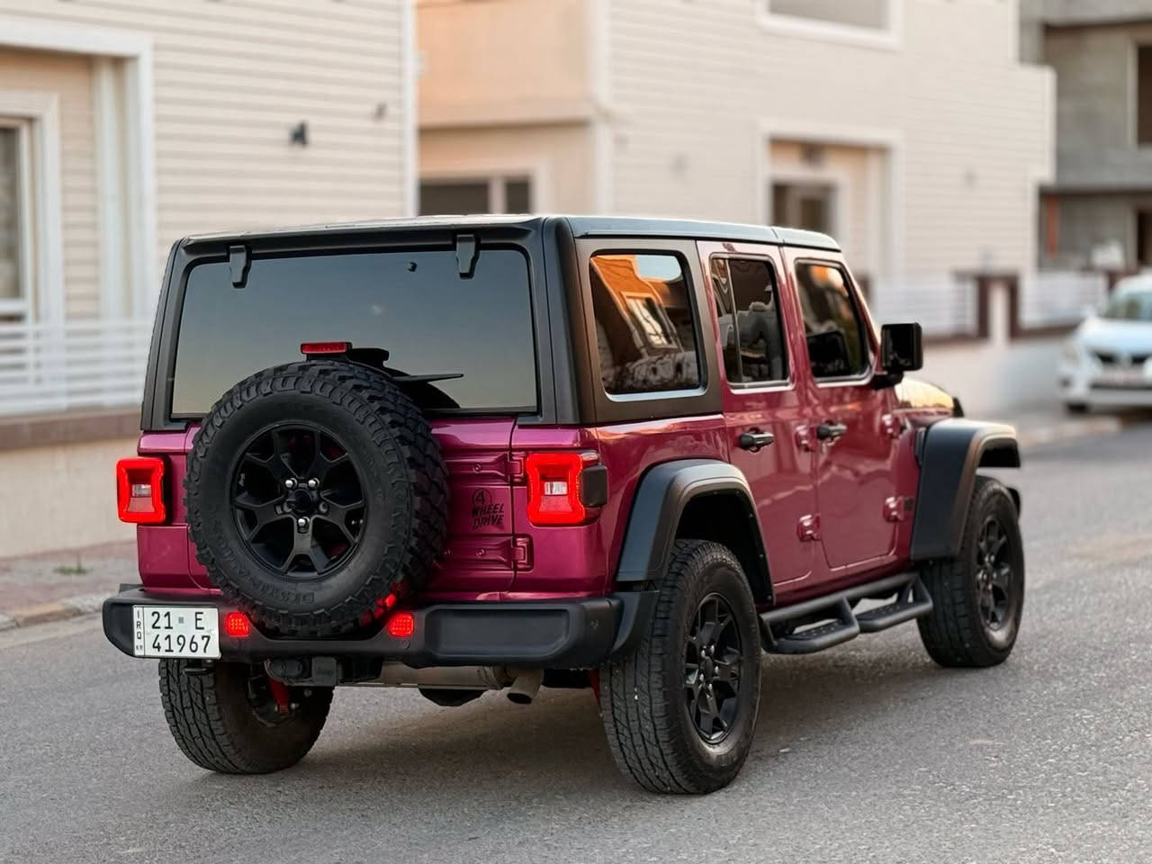 سلام عليكم ( للبيع فقط )
جيب رانگلر ٢٠٢٢ ويلز 
سعره ( 288 ) ورقه
للاستفسار ***********
السيارة وارد امريكي بيهة جاملغ خلفي فقط والباقي مكفول حادث 
1C4HJXDG5NW113740
خفيف جدا
السيارة لون مميز 
محرك ٦ سلندر🇺🇸🇺🇸
مواصفات ويلز 
شاشة جبيرة 
كاميرا 
گيج الكتروني
كشنات هيتر 
استيرن هيتر 
نظامAUX
حساس خلفي 
رادار جانبي 
رادار امامي
فور ويل اوتو
بصمة 
تشغيل عن بعد 
بصمة ابواب 
جامات كارباء
قفل مركزي
تحديد سرعة 
اطفاء ذاتي
دمام خلفيALPINE
تبريد قطعتين 
لايتات ليد 
بگلايت ليد 
دوسات شركة OEDRO
40 ميل ماشي  
تخم تاير جبلي جديد شادله
السيارة كلش حلوو و لون مميز
بدون اي عطل جاهز كير مكينه كله مكفول 
السيارة رقم سليمانية جديد 
سنويه جديد لحد 2029
هزه جديد 
مكان سياره ديالى خانقين
