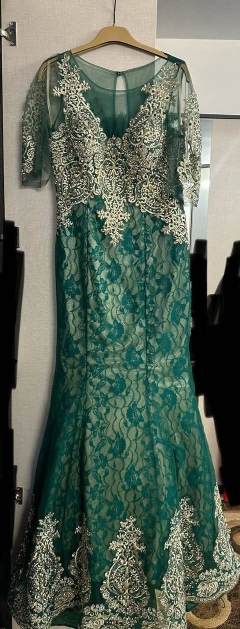 سلام عليكم بنات عندي هاي فساتين و بدلات للبيع منها ملبوس مره وحدة ومنها ملبوس مرتين 
العنوان بغداد الحارثية و ماعندي توصيل


**إذا كنت صاحب هذا الإعلان وتريد حذفه لأي سبب، رجاءا أرسل رسالة إلى الدعم الفني**