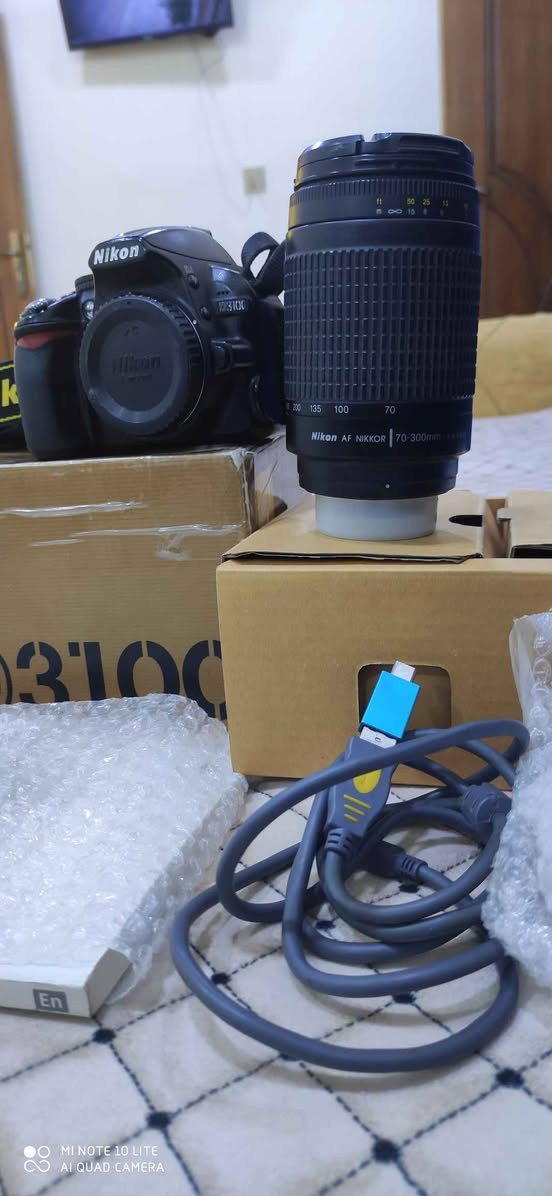 سلام عليكم 
كامره نيكون 3100 كامله للبيع مكاني بصره ***********
زوم 70-300 رام 32 كيبل نقل صور شاحنه بل كارتون للبيع البصرة, العراق
