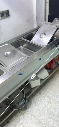 عندي حمايه   جديده استخدام 15يوم بس وطباخ 3عيون وميز اللحميه سعرها 400...