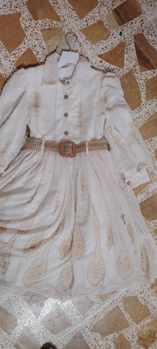 فستان بناتي يلبس العمر ١٠/١١سنوات
نضيفه كلش عيد واحد لبستها وصغرت عليها.. اخذتها ٣٠
ابيعها ٢٠مكان حي البكر..


**إذا كنت صاحب هذا الإعلان وتريد حذفه لأي سبب، رجاءا أرسل رسالة إلى الدعم الفني**