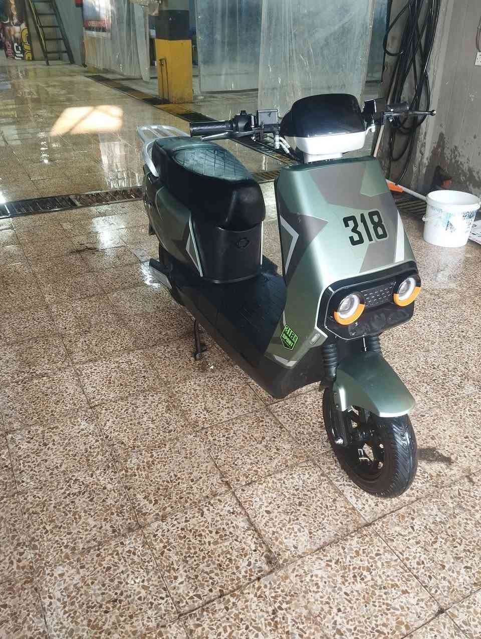 سلام عليكم.
سلام عليكم. لبيع 318. 
نضافه فول درع نضيف لا كسر ولا فطر 
بطاريات 6. نضاف وضع شركه.  واذا تريد نفحص عادي ما عندي اشكالل 
ملف 2000 حقيقي 
4 نمر  بريكات. دهن جدد 
موصفات 318 معرفا. كلو شغال كامل ما بي اي نقص.  شاحنه غراض كامله. سعر 475 
رقمي ***********
مكاني موصل مزارع زيونه االيم المرور
