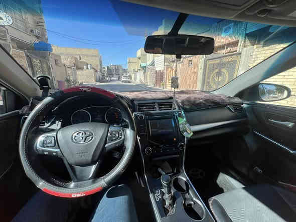 كامري 2017 وارد امريكي فئه se مواصفاته شاشه كامره تحكم جهتين 3 وضعيات قياده كشنات جلد مخمل كشن كهربائي مكينه 2.5 الفين وخمسميه vv.t مكينه كير حداديه تايرات كله جاهز ما عوزهه اي نقص سعرها 148 وبيها مجال مكاني كربلاء 
 بسمي السياره ***********
