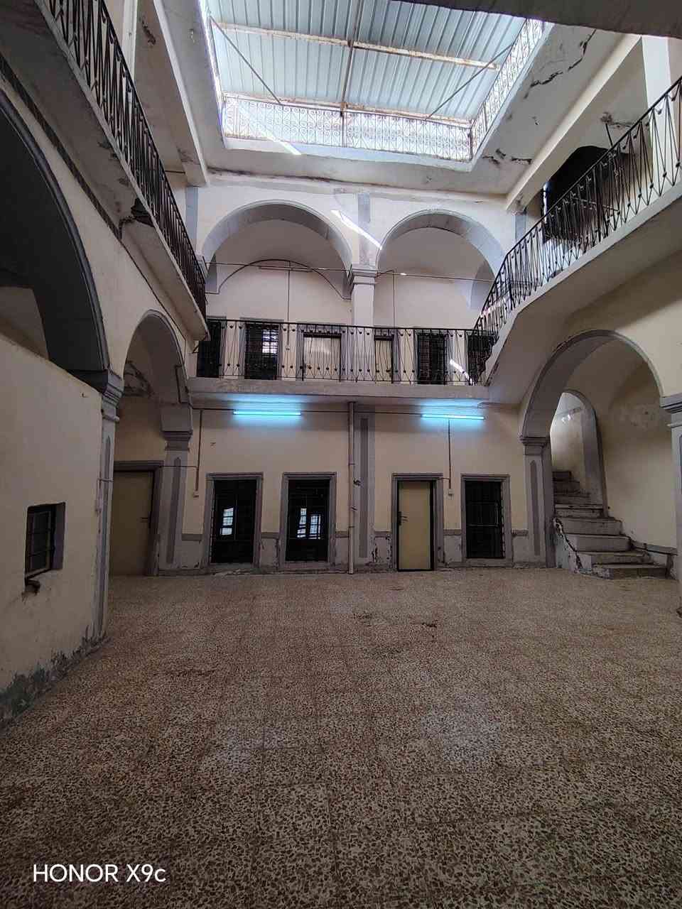 السلام عليكم
بيت للإيجار الجانب الأيمن منطقة المكاوي.
يبعد عن الشارع العام 100 متر يصلح مخزن او روضة
يتكون من طابقين 8 غرف وطبعا مطبخ وصحيات

ملاحظة تجاري فقط.

للاستفسار أكثر الاتصال على الأرقام
***********
***********
