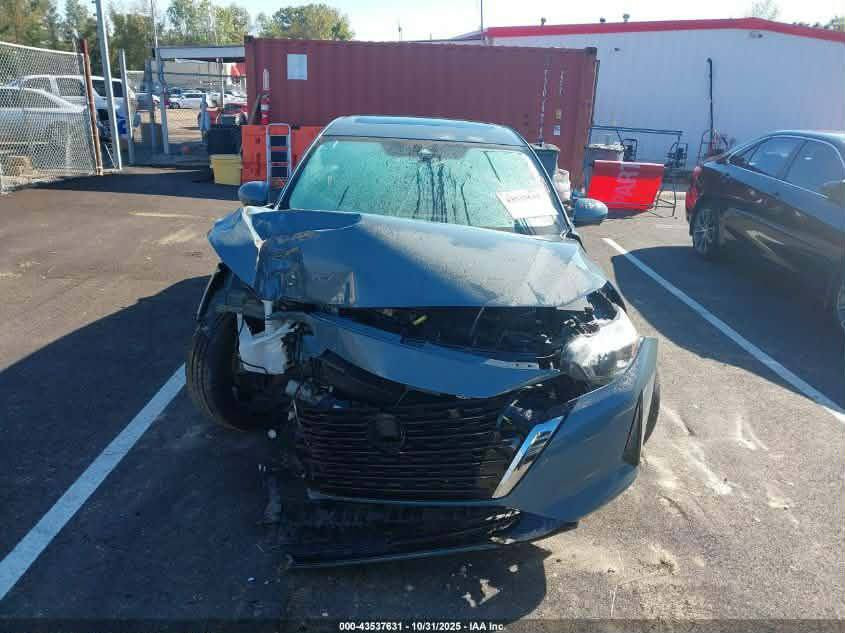 السلام عليكم عندي نيسان سنترا بعد5 ايام توصل للعقبه موديل 24 مواصفات خاصه سبيشل فتحه السعر 70
اتصل ***********
