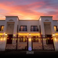 مجمع المروج • ٢٥٠م • موقع مميز