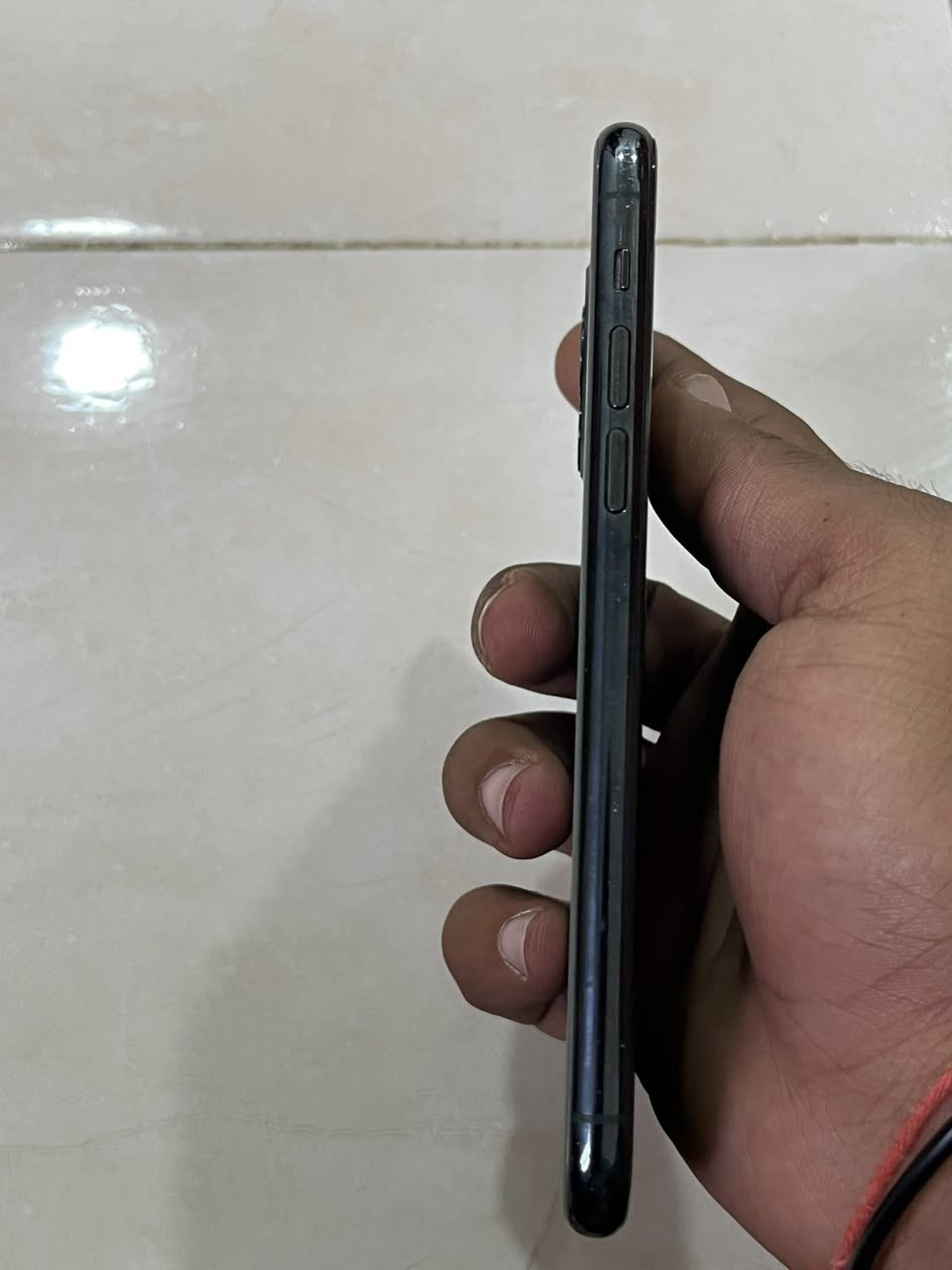 السلام عليكم
ايفون 11 برو 
ذاكره256
بطاريه 72
نضيف 
السعر300 مجاله بسيط 
استفسار خاص او واتساب 
***********
