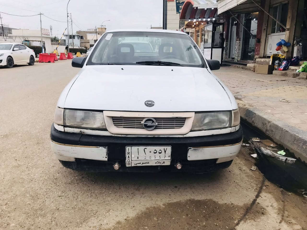 السلام عليكم
اوبل للبيع مديل : 91

تخم تاير جديد ما بيهه نقص 

السعر ٢٧ وبيه مجال للشراي

***********
