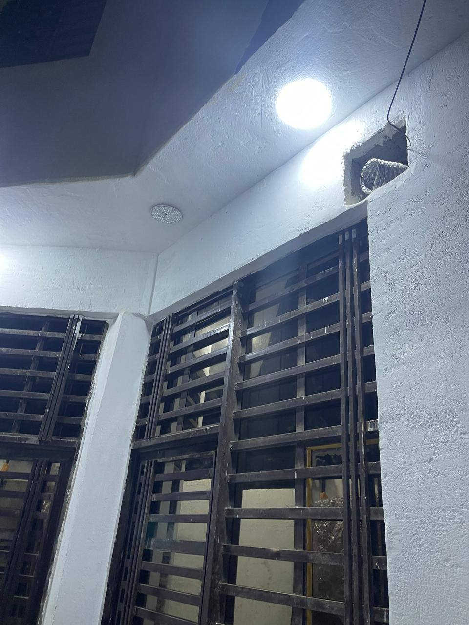 سلام عليكم يوجد لدينا بيت مساحته 100م بيت ونص قاط ثاني قرفه2 فقط هوه اثاثه سعر60 وبين مجال بصره شط العرب جزيره فيروزيه شارع 20 الاستفسار الاتصال على الرقم ***********
