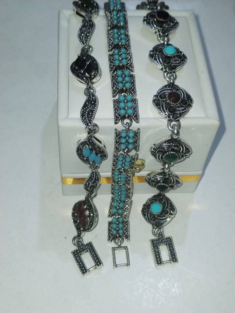 فضه إسترليني يعني مطلي بماء الفضه ماركه اوربيه


**إذا كنت صاحب هذا الإعلان وتريد حذفه لأي سبب، رجاءا أرسل رسالة إلى الدعم الفني**