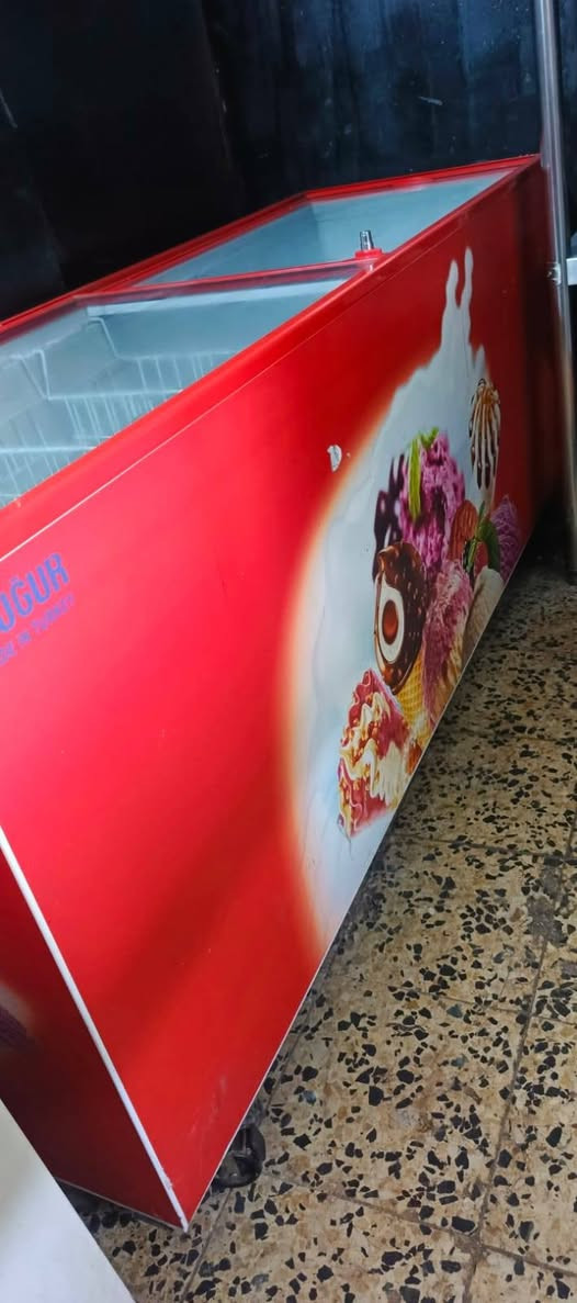 مجمده وعارضه لبيع جديده 25 قدم والتعامل خاص السعر مليون


**إذا كنت صاحب هذا الإعلان وتريد حذفه لأي سبب، رجاءا أرسل رسالة إلى الدعم الفني**