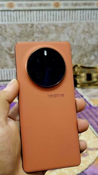 ريلمي GT5 برو • ذاكرة ٢٥٦ • شاشة ١٤٤ هرتز