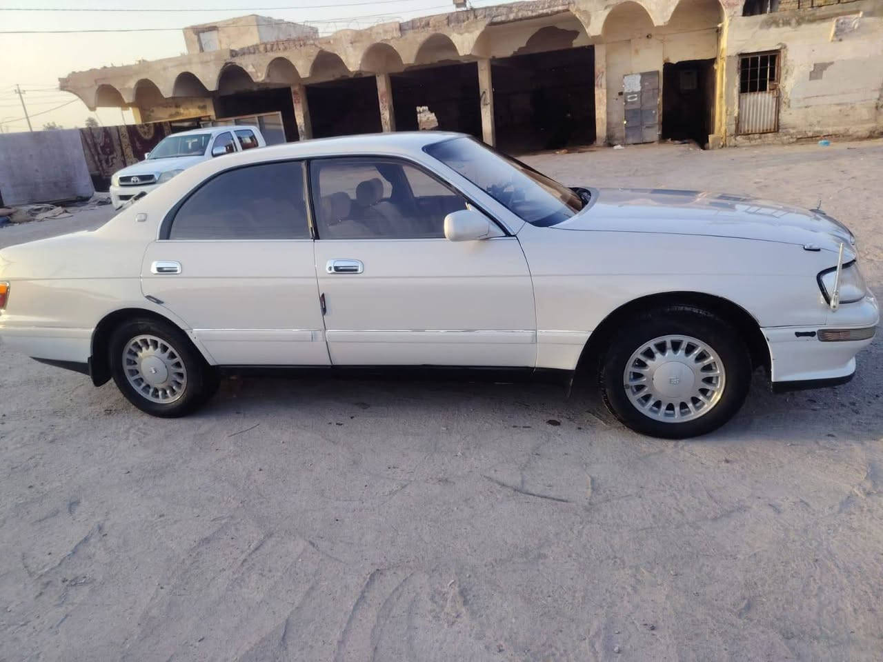 السلام عليكم
بطة موديل 93 رقم بغداد انكليزي تحويل مباشر
مكينة بلاد ٢٥٠٠ جديدة نظيفة جدا
السيارة كفالة من الحادث والكص ونقل الجثة 
جاهزة للاخير ادامة كاملة كهربائيات وتبريد كل نقص نابيه
بيع مستعجل جوة السوك 52 وبيه مجال للشراي 
مكانهة محافظة المثنى قضاء الرميثة 
للاستفسار الاتصال على الرقم ***********
