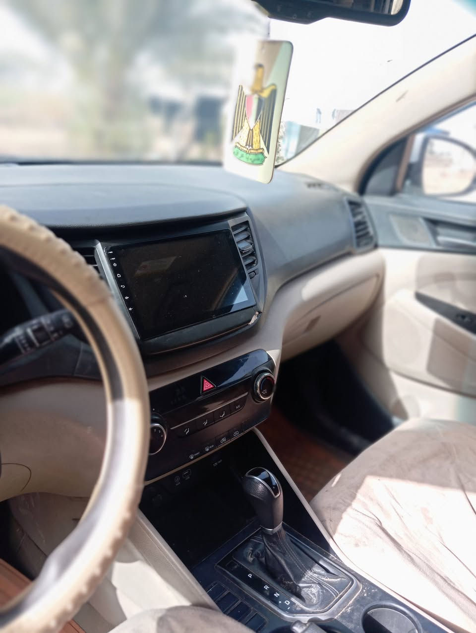 توسان للبيع موديل ٢٠١٦ بابل بسمي السعر ١٢٥ وبيها مجال بسيط موبايل ***********
