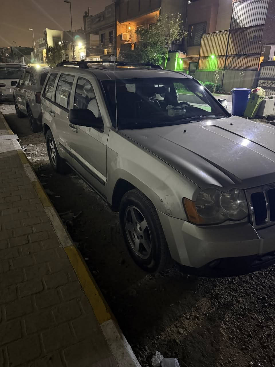 السلام عليكم للبيع
للبيع جيب شيروكي 2009
ب100ورقه رقم بغداد 
فول واحد علا واحد 
***********
***********
