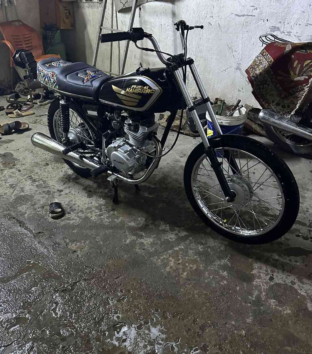 تعمير جديد انتنس ادوات برغي مامفتوح بيه ثالث تبديله دهن دراجه جيس شوفه عينك غراض كله اصلي مابيه شي تجاري شلعه ومعدل ماتنكض دراجه سامته سعره ٦٢٥ وبيه مجال قليل مكاني كزيزه رقمي ***********
