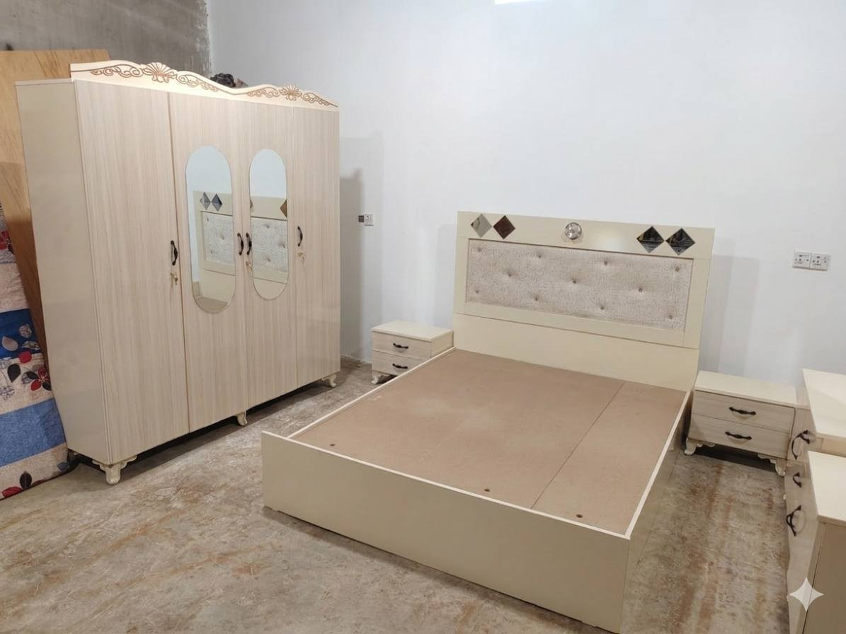 غرفة نوم تركي اربع أبواب مستخدم شي قليل سعر 325 ويرهم مراوس والعنده يبيع اشتري الشراي يجي خاص اويتصل برقم ***********مكاني كركوك
