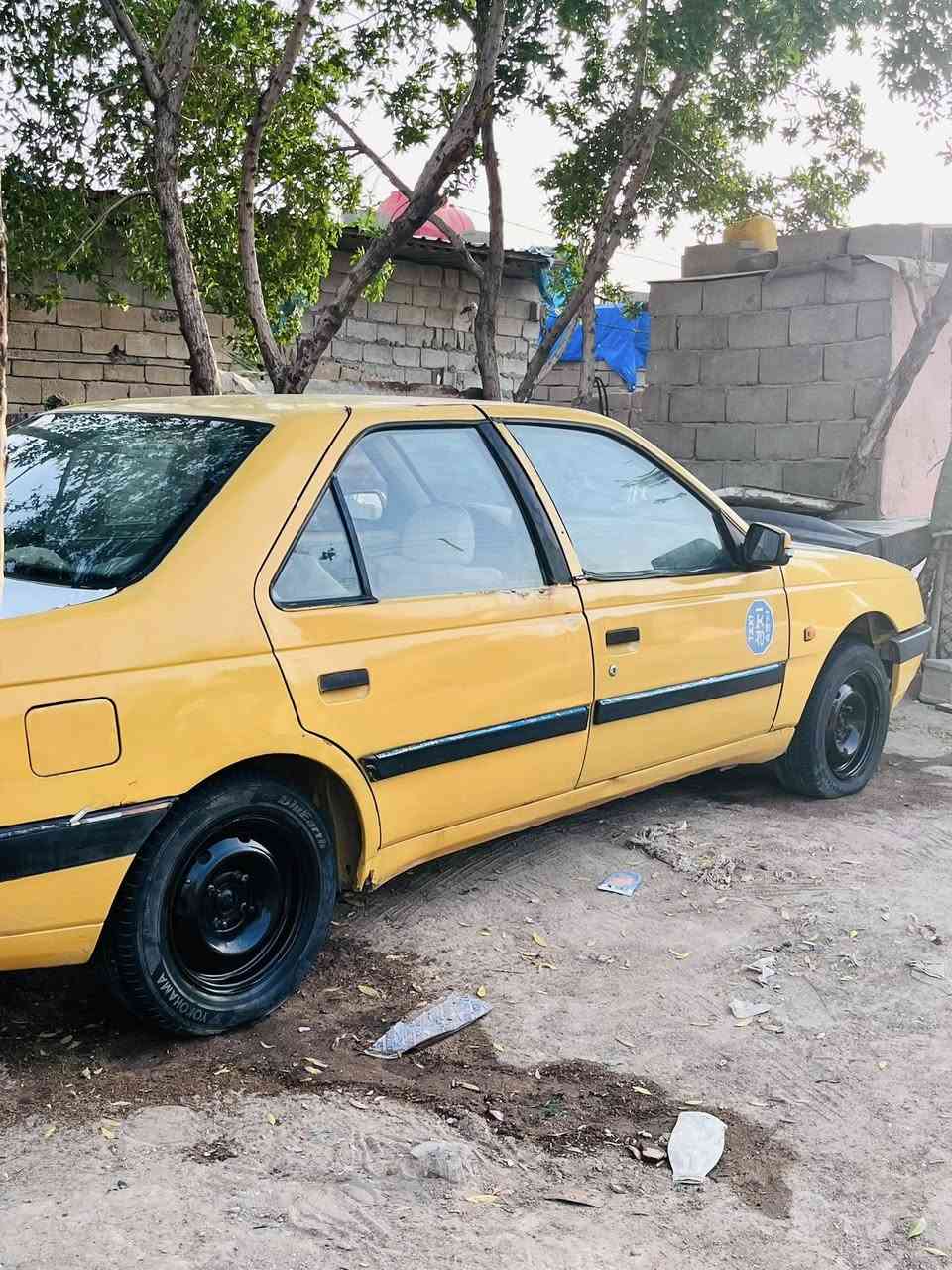 السلام عليكم بيجو 405موديل 16 سنوية منتهي ب21 راعيها موجود  مكينه جديدة السيارة حلوة وكاعده يرادلها ترتيبات جنت ارتب بيها بسبب الانشغال عفتها  تبريد شغال عوزة بوري وتربط الكمبريسر السعر 25 وبيها مجال مستعجل ع بيعتها للاستفسار واتساب ***********او الاتصال ع خط ***********مكاني بصرة جبيلة
