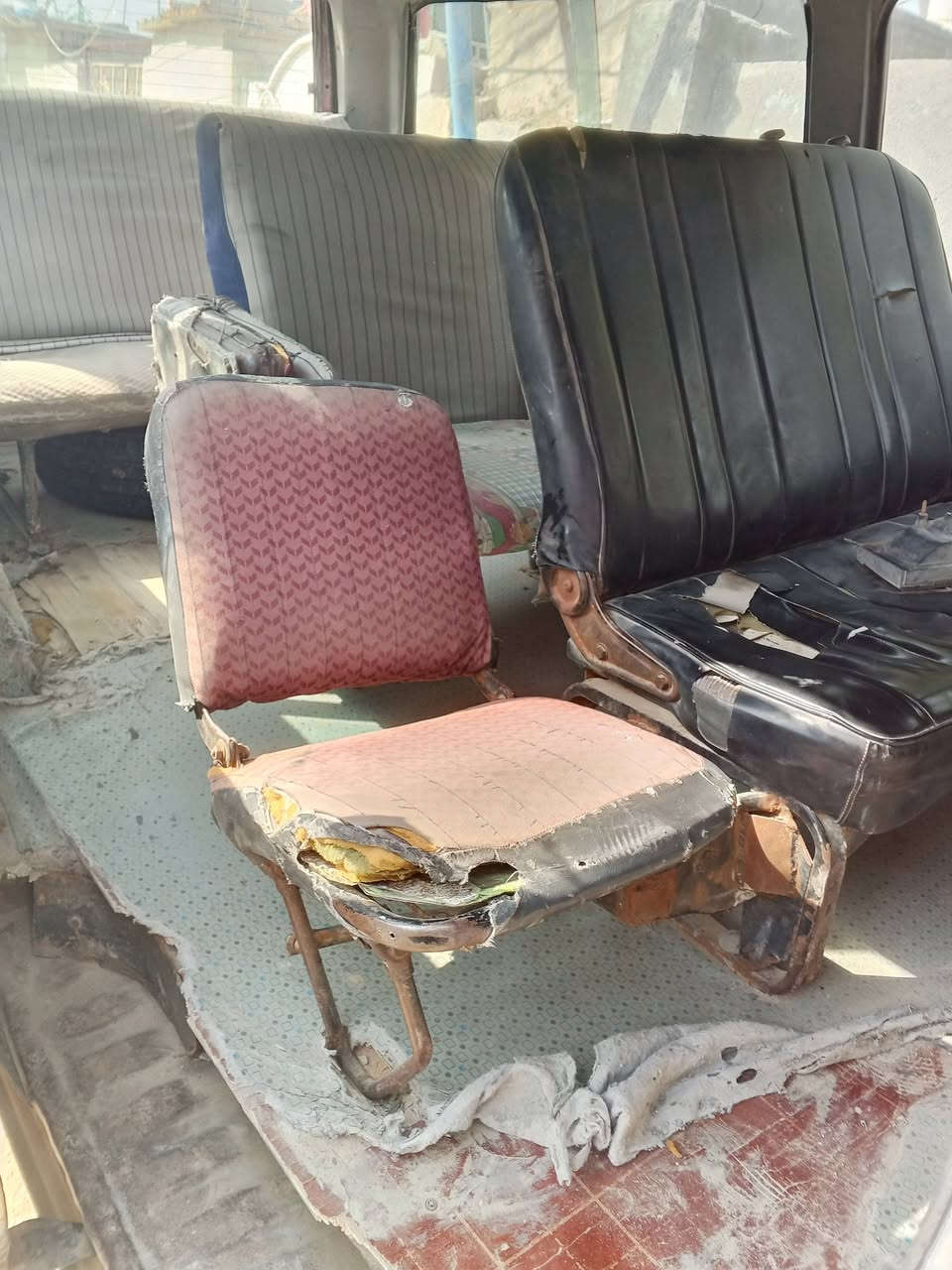 سلام عليكم كيه بسته مديل 95 سنويتها لل 28 رقمها حله ما عليها غرامات وهيئا 87الف لوحاتها بعدهن ما مستلمينهن بل حله راعيها موجود بكربلاء مكانها كربلاء  حي العامل 
 سعرها 28 وبيها مجال 
***********
