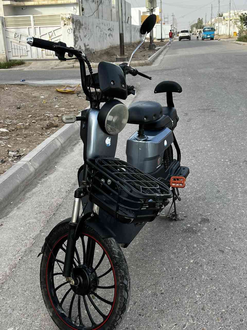 السلام عليكم  دراجه شحن للبيع  اخو الجديده  بدلت بطاريات قبل 20 يوم   5بطاريات  مكاني العماره السياسيين 

السعر 325

***********
