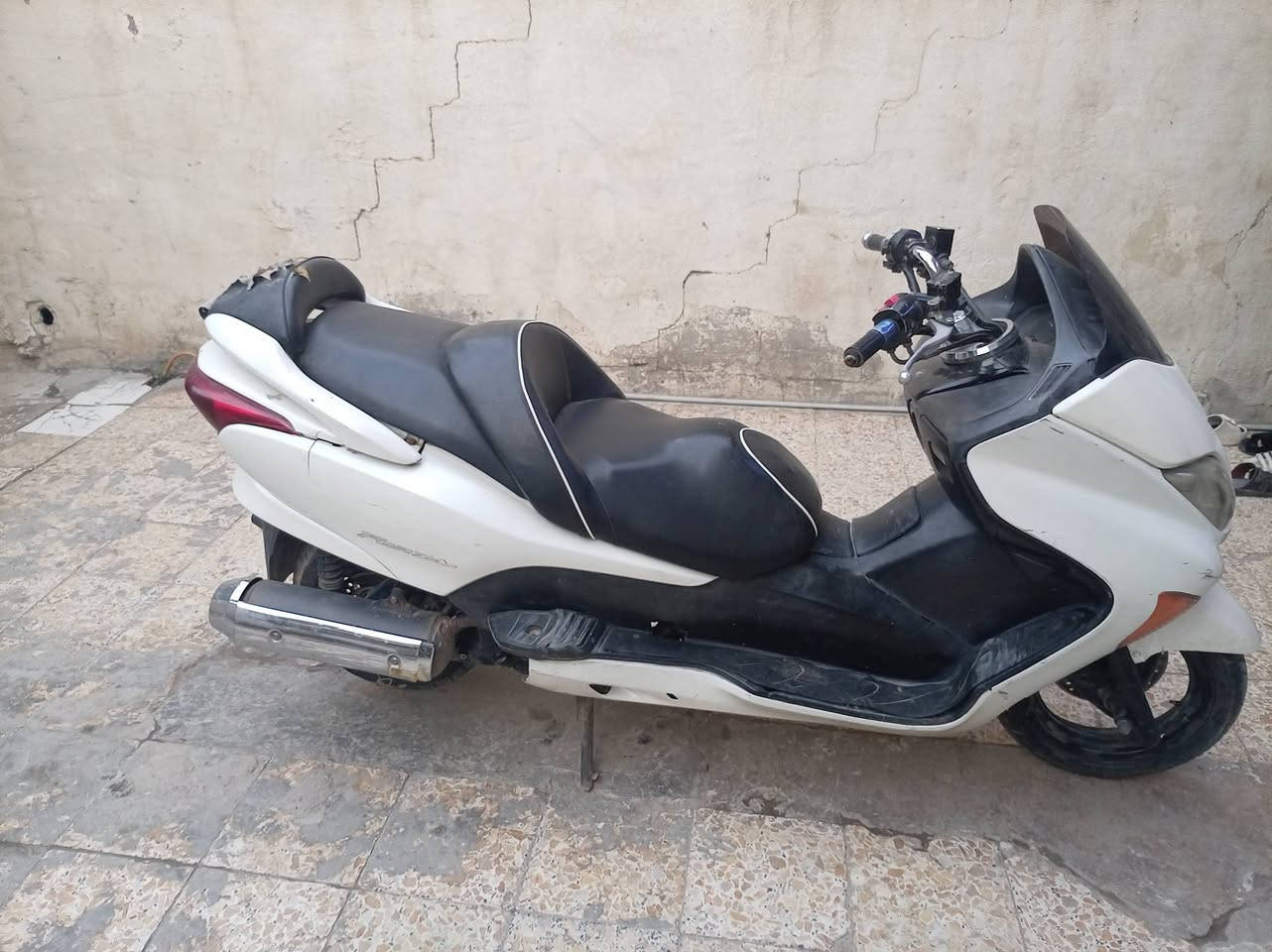 سلام عليكم دراجه صفر ٨
لبيع  مكان بغداد العبيدي اريده ٤٥٠ قفله شراي يراسل تجي تشوف بعينك ابيعه كوم حديد تجي تشوف بعينك *********** اكو مراوس ماكس نضيفه البوليسي نضيفه
