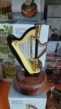 قيثارة خشبية • ديكور • توصيل جميع المحافظات