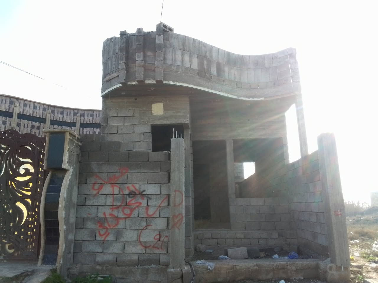 السلام عليكم هيكل للبيع 100 متر باص حي سومر منطقه 124 كامله الخدمات من عدد تبليط بيع نقد بيع اقساط ***********
