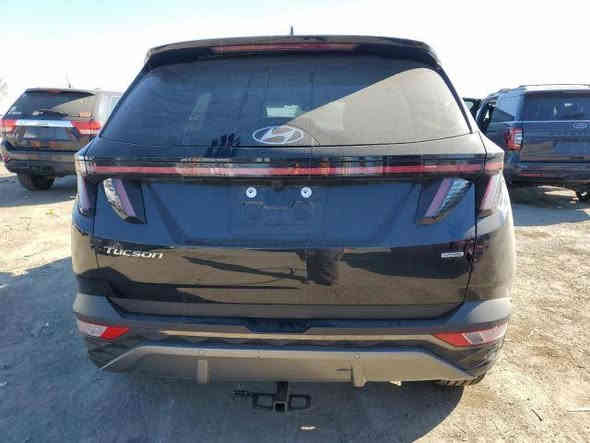 السلام عليك توسان موديل ٢٣ امريكي حادث موضح بالصور فووول مواصفات  مرقم بغداد السعر ١٩٠ ورقه وهاذ رقمي ***********
