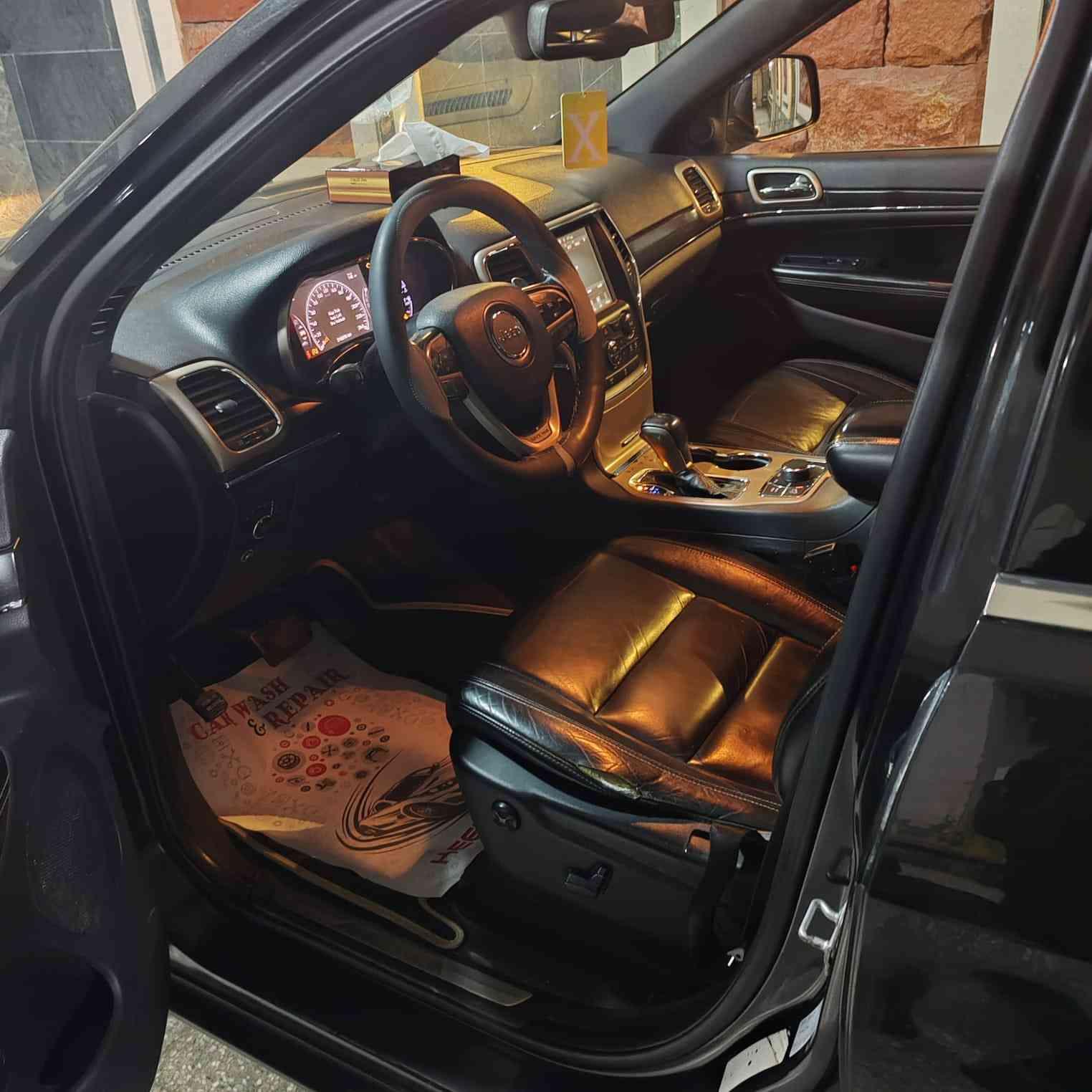 سلام عليكم مكلف بل نشر جيب لاريدو موديل٢٠١٦ مصبوغه عام ماعده قطعتين فول مواصفات سعر ١٥٥ العنوان بغداد رقم الهاتف ***********
