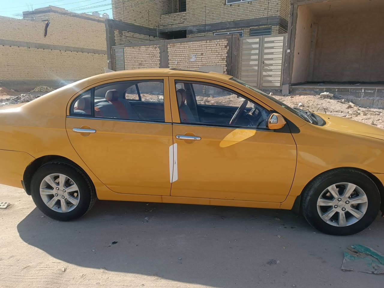 ليفان محرك وكير كورلا مصفره هيئة وغرامات رقم انكليزي باسمي موديل 11 السعر 43 وبيه مجال مكان السيارة كربلاء المقدسة ***********
