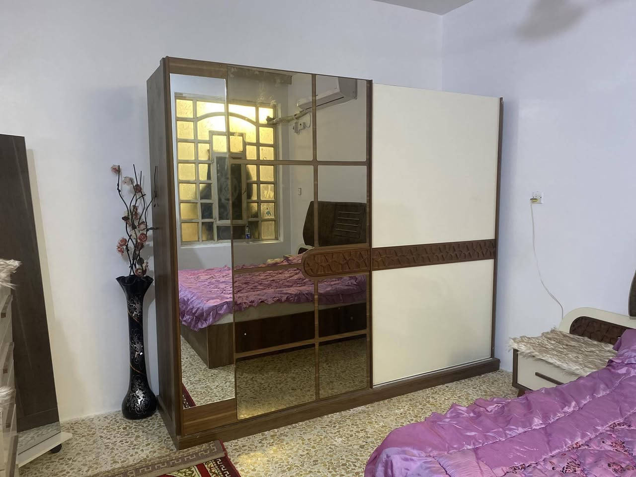 غرفه تركيه ٨قطع
 ضخمه 
نضيفه مابيه اي ضرر
مكاني الزعفرنيه
رقم ***********
