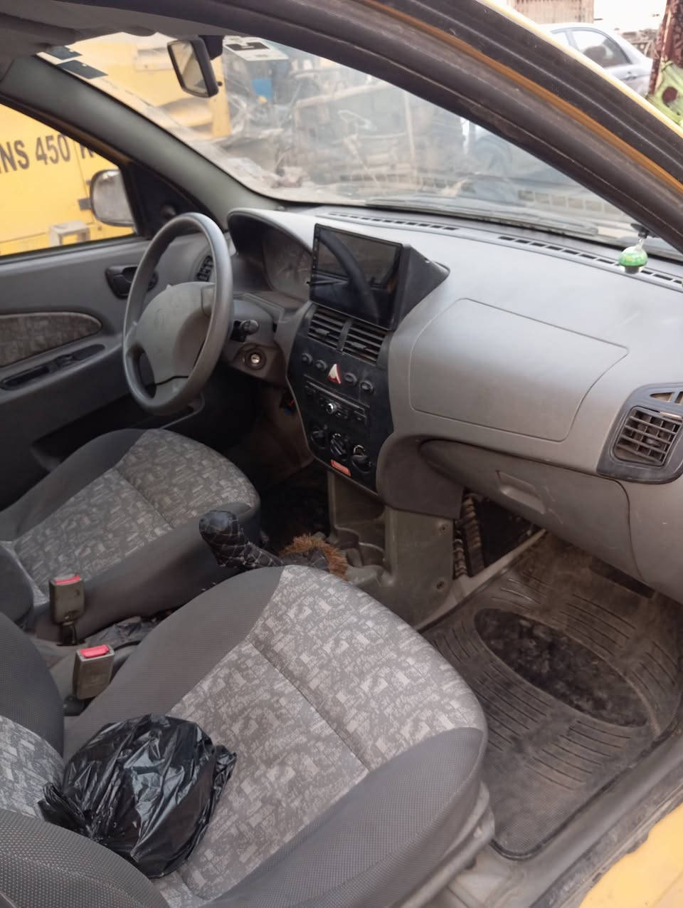 للبيع طيبة 2016
رقم بغداد بسمي صفر غرمات
تخم تاير وحدادية وصدر كلة جديد 
وتدفئة وتبريد 
سيارة بلادية من كل نواحي لا ضربة ولا صبغ
مكاني بغداد/شيخ عمر
‏‭0770 005 9293
