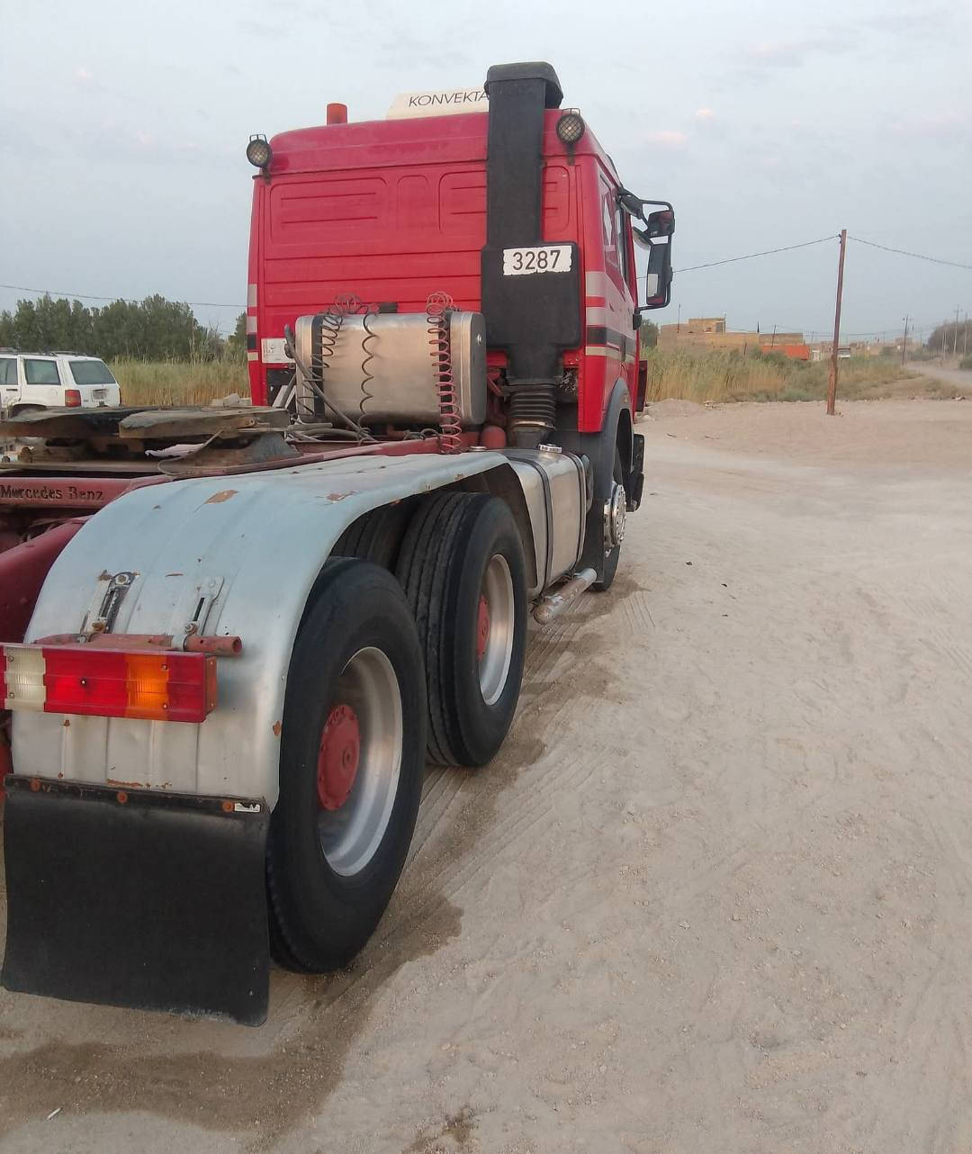 السلام عليكم راس تريلة موديل 94 بلادي مكينة 44 كير 190 مجموعة جي اف تخم تاير رقم بغداد 
( ملاحضه)  للبيع الراس فقط 
لاستفسار: ***********
