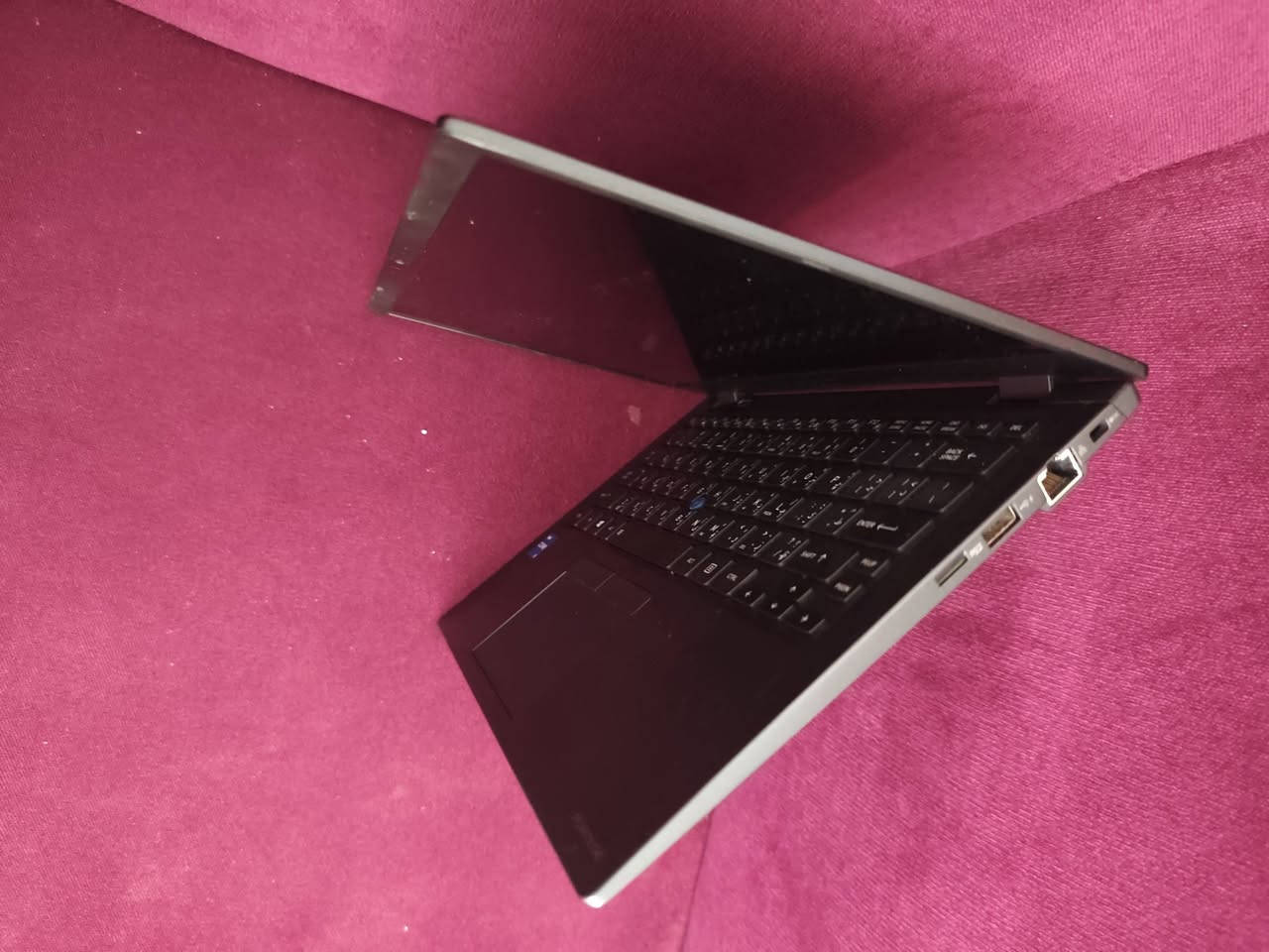 توشيبا 256 ggb  شاشه 14 لمس وضوح عالي full HD
370الف / المواصفات موجوده بالصور . حاسبه راقيه جدا سلم خفيفه الحمل/ اني ما استعملها بالالعاب.. بس تشغل العاب
***********
