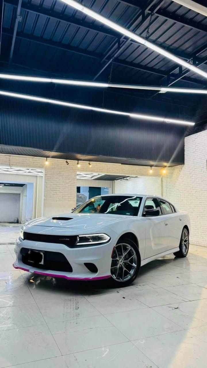 جارجر 2023 gt كلين  مكفوله عدى بارد جاملغ امامي بدون فتح حته دعاميات كفاله بعده بوضع الشركه
 سياره جديده جدا بدون شخوط بدون رصعات جاهزه وماشيه 53  رقم اربيل باسمي تحويل ثاني سنويه هزه كله جديد
مكينه 3600 تو ويل
مواصفات
سوبر تراك باك
كشنات حضن
شفتات ستيرن
مرايه اوتودم
حساسات خلقيه وبقيه مواصفات معروفه
السعر 283 وبيه مجال
مكاني كوت
***********
