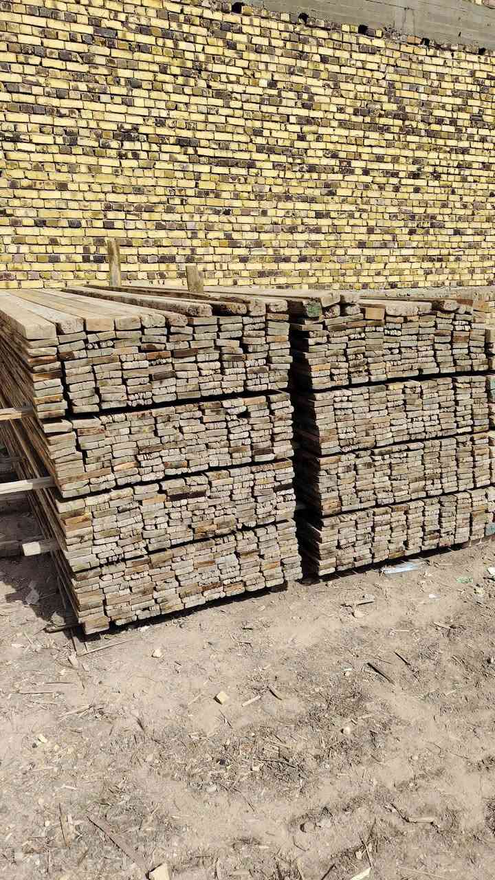 قالب خشب للبيع  يدك 350 متر.  .(16 مكعب) 
 بي 8 مكعب لوح 4 متر
. مكعبين وربع سير 3 متر. 
مكعب ونص لوح 3 متر.  
العنوان الحله ***********
