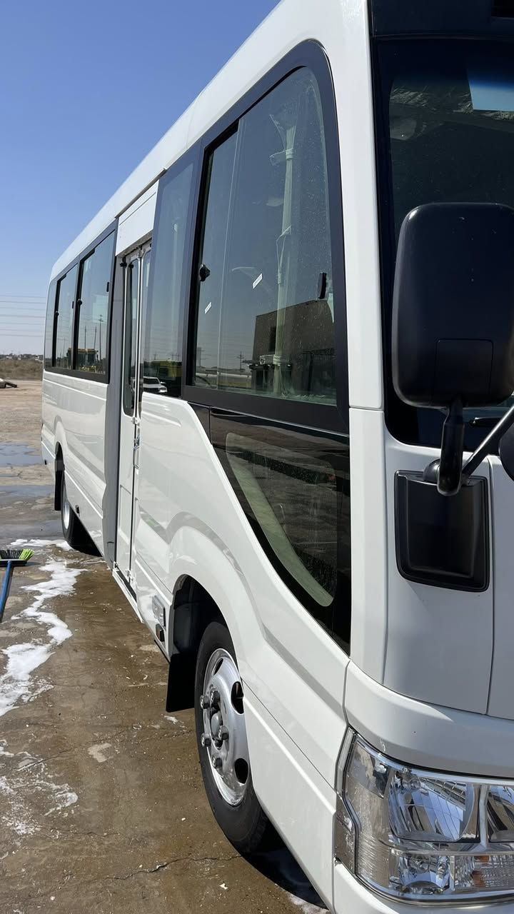 السلام عليكم للبيع كوستر كاز مكينه 6 سلندر موديل 2020 فول مواصفات كفاله عامه ماشيه 104 ألف كيلو رقم أربيل هاتف ***********
