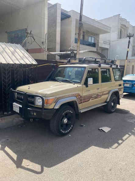 السلام عليكم تيوتا لاندكروز حوثي موديل ٢٠١٣ 
مكينة ٦ سلندر ٤٠٠٠ بانزين
تانكي واحد ١٢٠ لتر 
رقم بغداد باسمي تحويل باي وقت 
مكفولة مابيه قطعة صبغ والسونارات القديمة موجودة گير مكينة بلادي

سعر ٢٥,٠٠٠$ وبيه مجال للشراي 
***********
