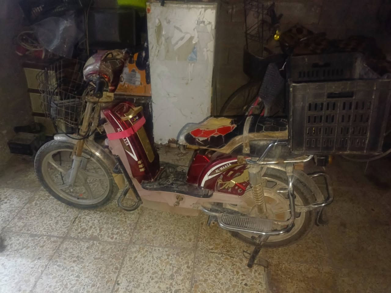 السلام عليكم موتور للبيع شحن كهرباء كامله سعر الخاص بطاريات على الفحص ***********
