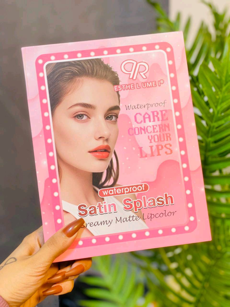 سيت حمر سائلة❤️ من كولدن روز 🌸
يجنن هل سيت بمعنى الكلمة 😍♥️
12 قلم حمرة ثابته وابد ماتشقق الشفه جميلة وسهلة الدمج 😘
سيت حمرة متكامل بكل التدرجات الوانه الجميلة ♥️
كواليتي فووول 👌
يعني جمال الوانها ميختلفون عليها ثنين ثباتيتها عاليه يعني من احلى انواع الحمر كـ كوالتي عالي 

سعر السيت 15 الاف