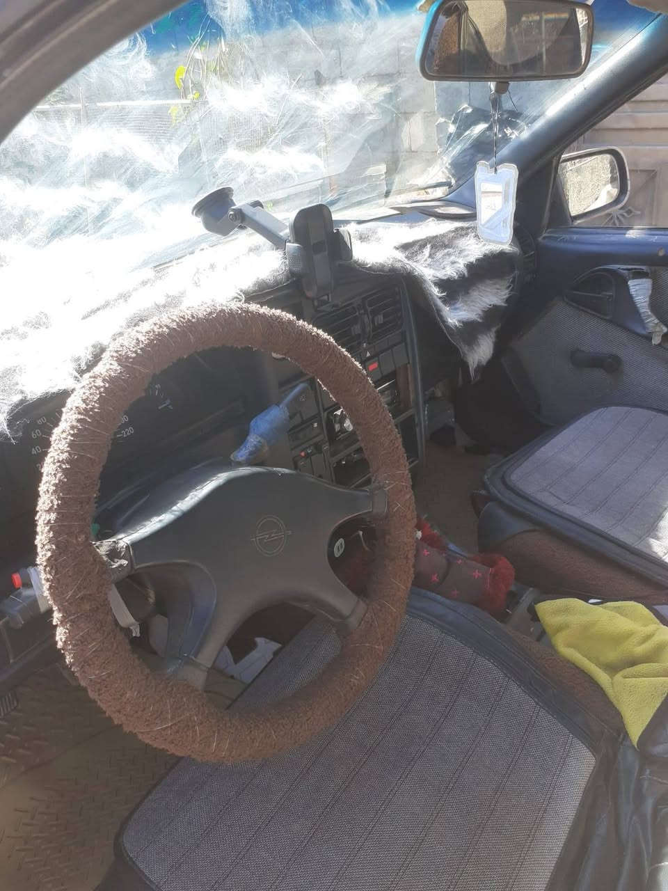 سلام عليكم اوبل اوميكه موديل 90 للبيع سياره حلوه نصبته حلوه السعر 25 او بيه مجال للشراي مكانه بابل الحصوه الستفسار ***********او ***********
