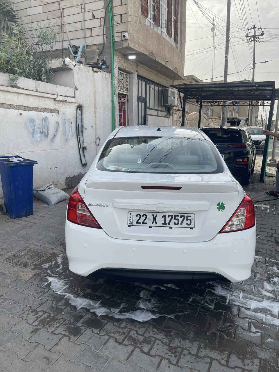 سلام وعليكم سياره نيسان سني هندي اصلي منضومه زنون اصلي  بليته زركه  مديل 2023.  بيهه صبغ طرف الباب الخلفي السعر 112  الستفسار التصال. ***********.
