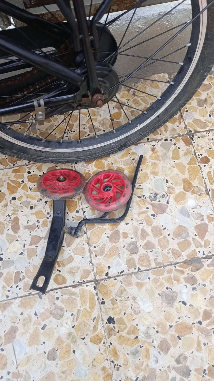 السلام عليكم بايسكلات البيع الحمر حجم20 ول الوردي حجم 16 الواحد علا45 جدد نضيفات كلش وكل خلل مابيهن الشراي خاص ويدلل


**إذا كنت صاحب هذا الإعلان وتريد حذفه لأي سبب، رجاءا أرسل رسالة إلى الدعم الفني**