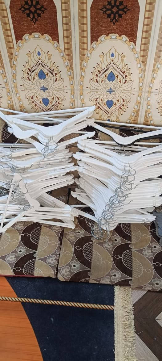 ديكور محل للبيع تعاليك ابيض 90 وحده  سجج 20 عددهن ويدات السجج مامتاكد تقريبا 65 ابيع شلع ب 180 عندي توصيل


**إذا كنت صاحب هذا الإعلان وتريد حذفه لأي سبب، رجاءا أرسل رسالة إلى الدعم الفني**