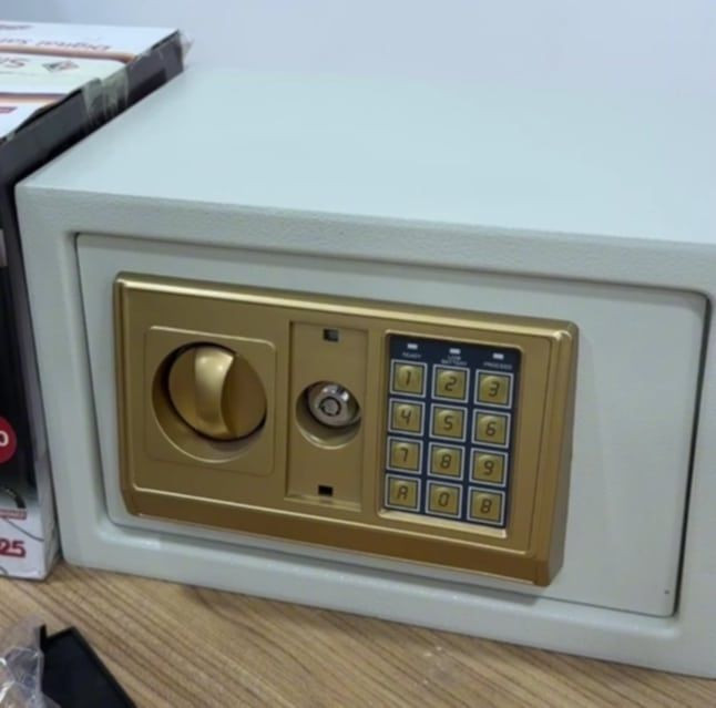 السلام عليكم قاصه لبيع 
سعر 35


**إذا كنت صاحب هذا الإعلان وتريد حذفه لأي سبب، رجاءا أرسل رسالة إلى الدعم الفني**