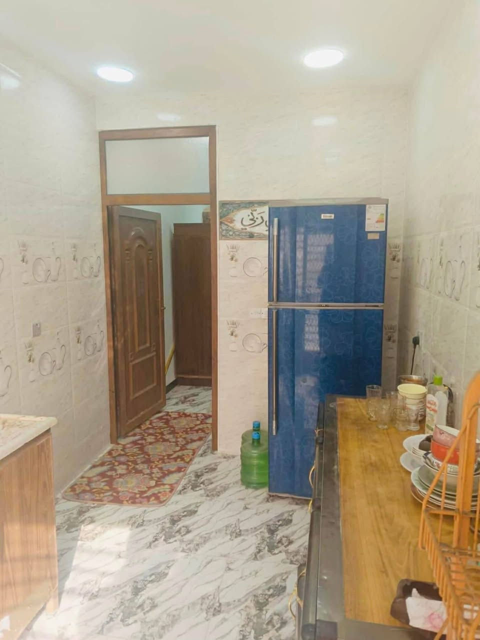 عل بركه الله السلام عليكم
دار للبيع المساحه ١٢٠ متر 
الواجهه ٦ متر 
النزال ٢٠ متر 
العنوان :- شهداء البياع/خلف شارع المظخه مباشرةً 
قرب الشارع التجاري 
يحتوي على:- غرفه نوم عدد٢/صاله/مطبخ/صحيات عدد٣/
مناور ٢/طرمه/سطحين/
طابو صرف/ترميم٢٠٢٤/ ٧٠٪؜ من البناء جديد /تاسيسات جديده /موقع ممتاز /فرع عريض /
للاستفسار الاتصال 
***********
***********
***********
يوجد واتساب او مراسله الصفحه
