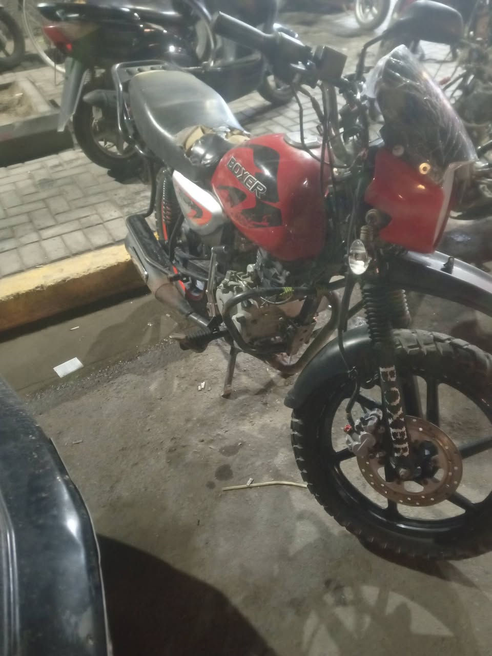 سلام عليكم بوكسر مديل 21
اوراق كامله بيه خيط تبخير ونوقصات بسيطه 
السعر 650وبيه مجال الشراي يتصل ويدلل مكاني بغداد الدوره ***********
