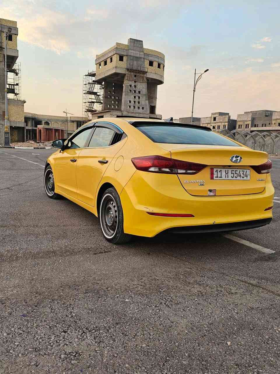 لنترا 2018 لمتدد فول وحد عل واحد من عده الفتحه 
سياره جديده بعنه الكلمه حادثه خشم البنيد  بدون دواخل  ليبل واحد    مكاني كربلاء رقم الهاتف ***********
