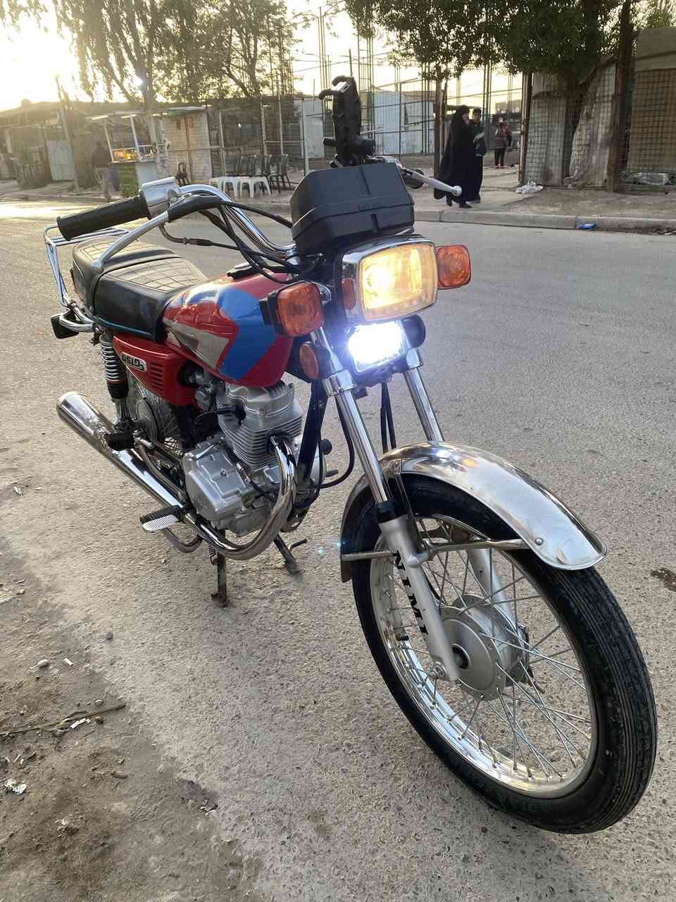 دراجه أيراني أربعه كير نضيفة كلش ماناقصه شي موديل ٢٥ سعر ٥٥٠ وبيه مجال بكاني بغداد الشعلة رقمي ***********
